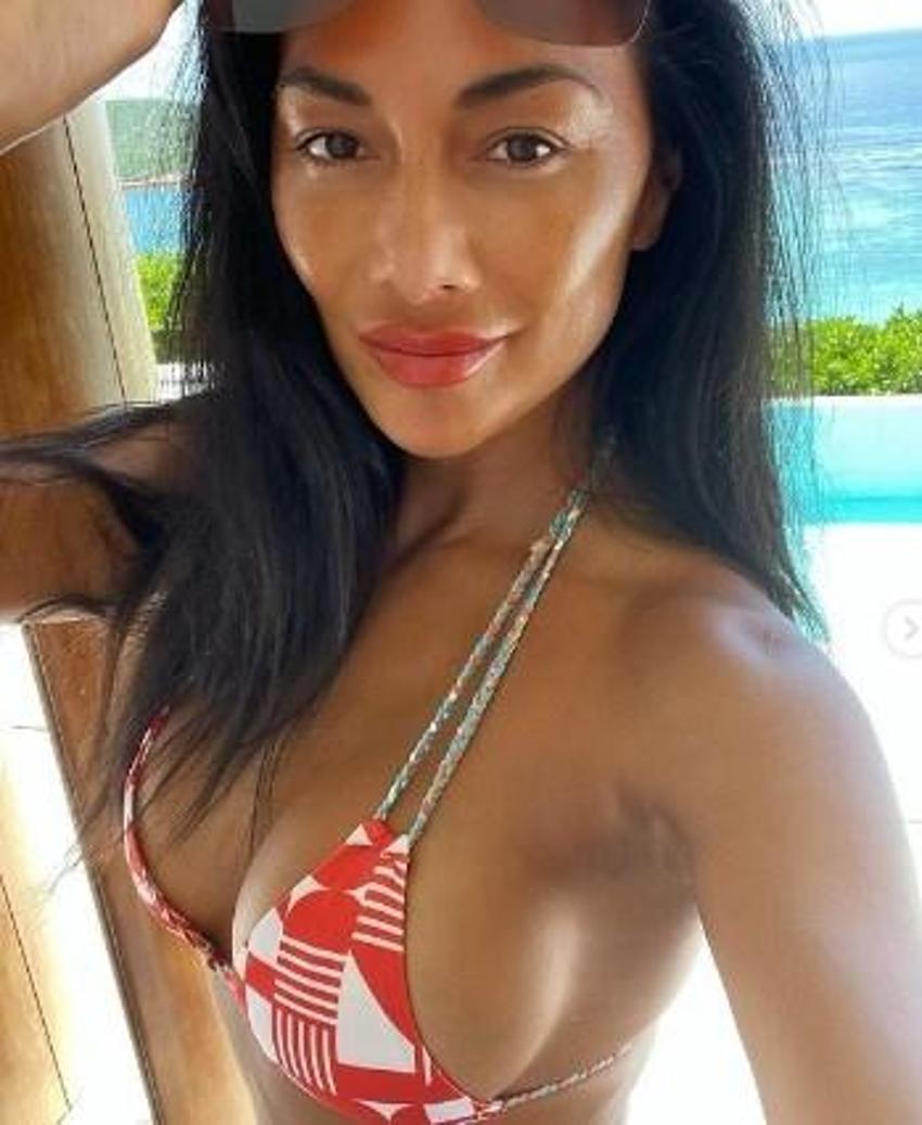 Nicole Scherzinger havuz pozlarıyla olay yarattı!