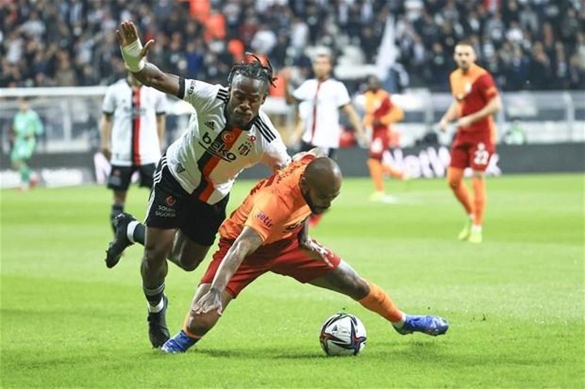 Galatasaray'da Beşiktaş derbisinin faturası çıktı! Ümit Davala ve Önder Özen Mostafa Mohamed'i değil yıldız futbolcuyu topa tuttu! 'Felç...'