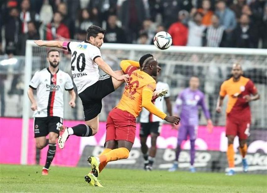 Galatasaray'da Beşiktaş derbisinin faturası çıktı! Ümit Davala ve Önder Özen Mostafa Mohamed'i değil yıldız futbolcuyu topa tuttu! 'Felç...'