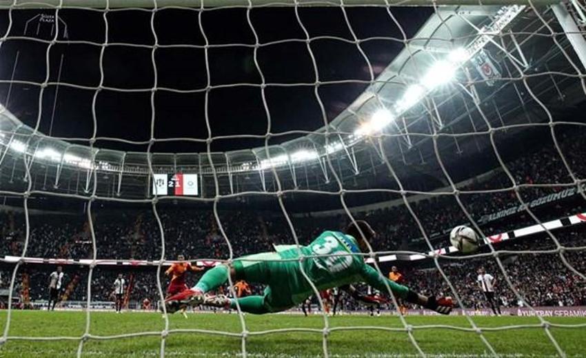 Beşiktaş-Galatasaray derbisi sonrası Fatih Terim'den Mostafa Mohamed'e penaltı sitemi: Topu almış eline...