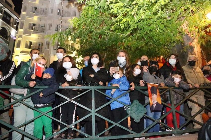 Türkiye tek yürek oldu! 29 Ekim Cumhuriyet Bayramı fener alayı...
