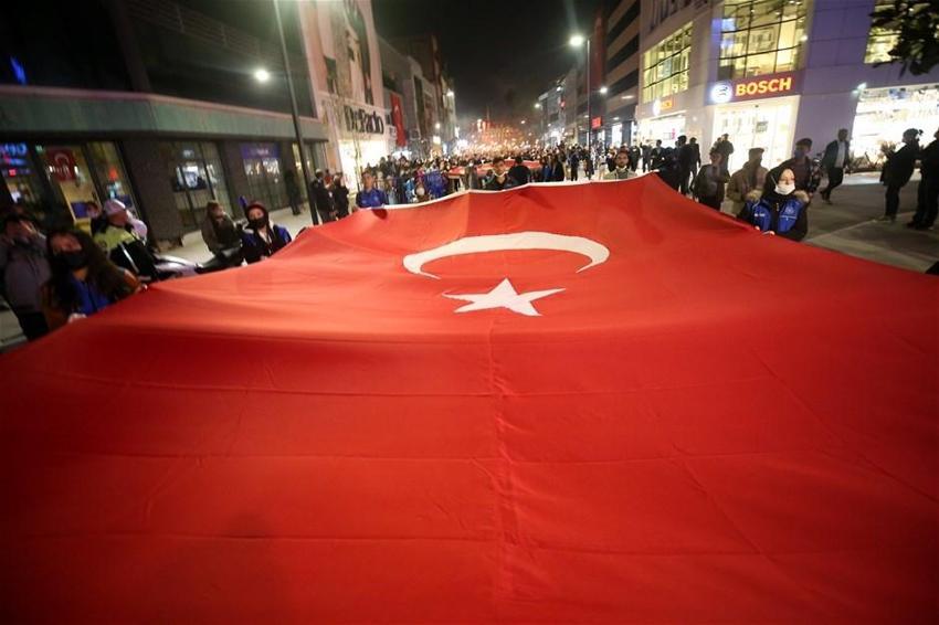 Türkiye tek yürek oldu! 29 Ekim Cumhuriyet Bayramı fener alayı...