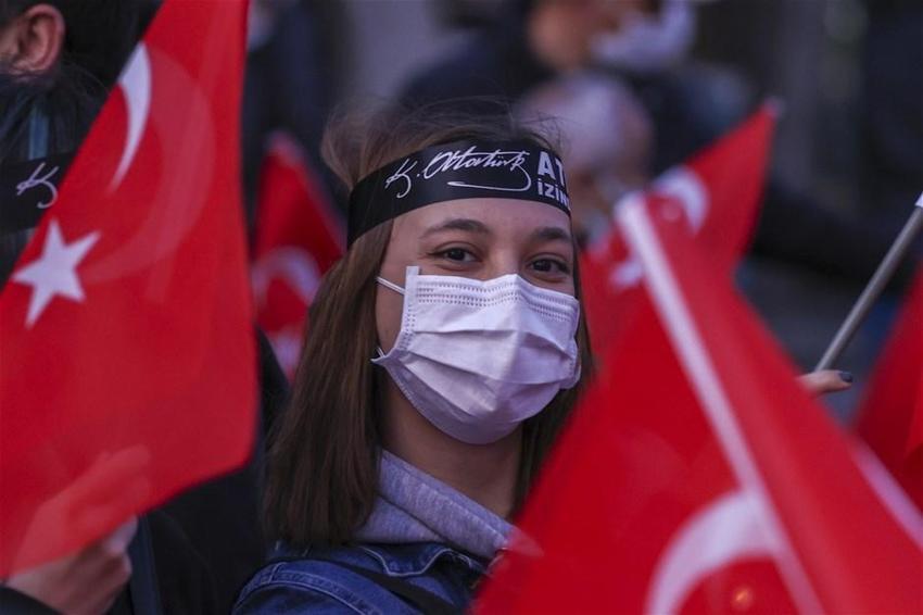 Türkiye tek yürek oldu! 29 Ekim Cumhuriyet Bayramı fener alayı...