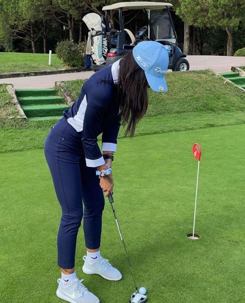 Kaya Çilingiroğlu paylaştığı fotoğrafla sosyal medyayı ikiye böldü! Hülya Avşar da soruyu böyle yanıtladı