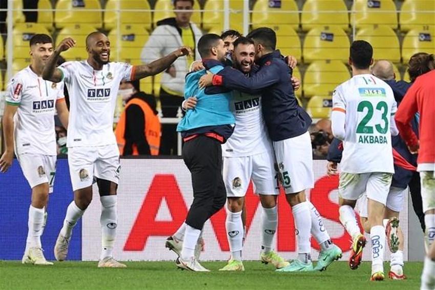 Volkan Demirel maçtan sonra Vitor Pereira'yı bombaladı! 'Gerçeği söylemek gerekirse yeni transfer Fenerbahçe'nin futbolcusu değil!'