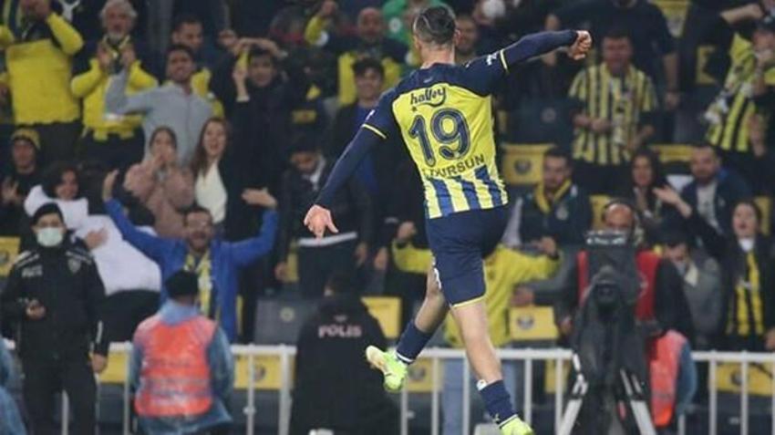 Fenerbahçe - Alanyaspor maçı sonrası tribünler karıştı! İsyan bayrağı açıldı, 'Yönetim istifa' sesleri...