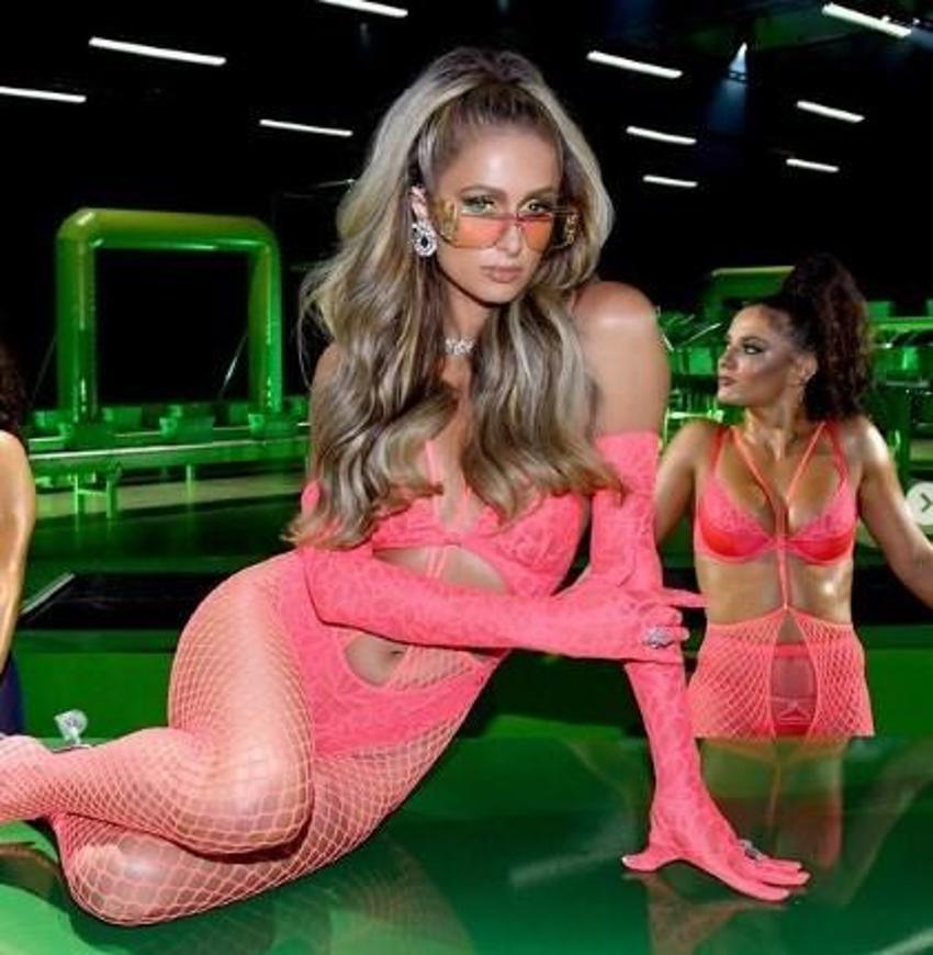Paris Hilton düğün öncesi istedikleri olay oldu!
