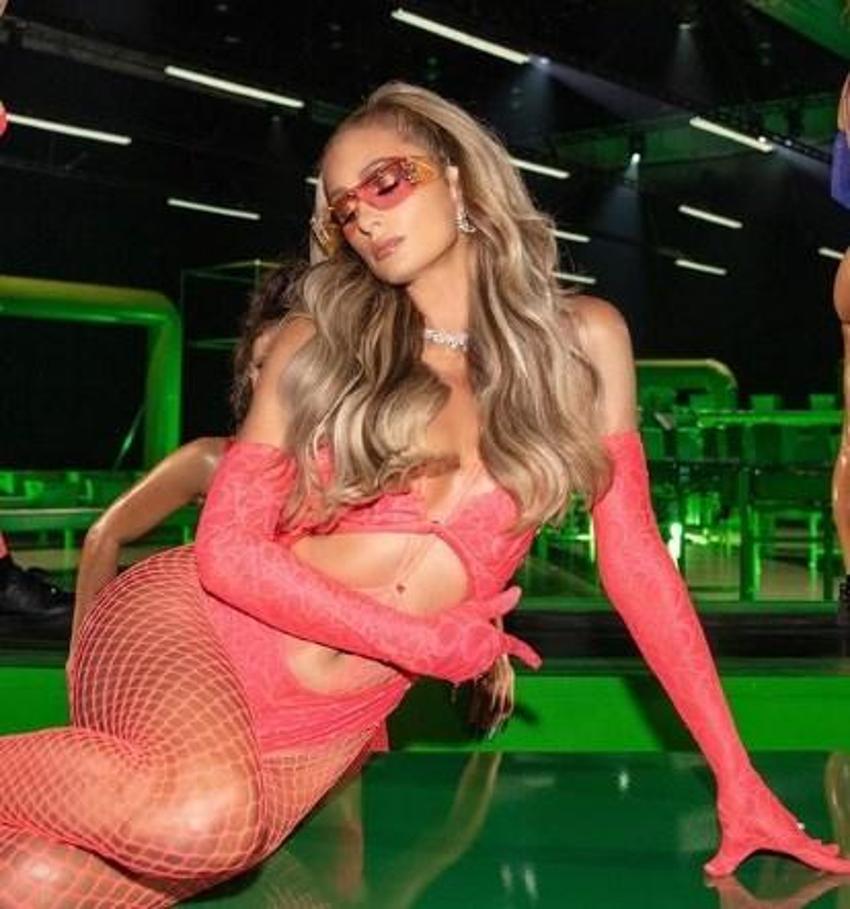Paris Hilton düğün öncesi istedikleri olay oldu!