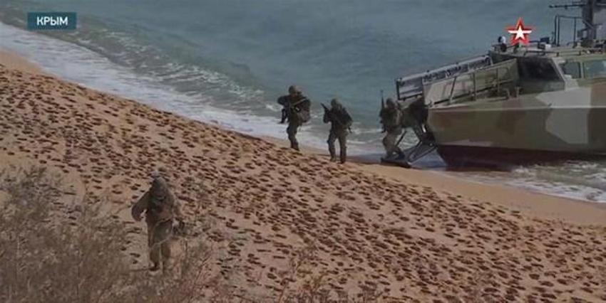 Jetler havalandı! Gemiler yola çıktı! Savaş...