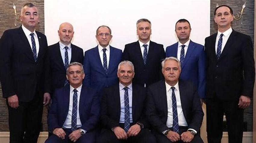 Serdar Tatlı istifa etti Nihat Özdemir bir İngiliz bir İspanyolun önünü kesti! Yeni MHK Başkanı için listede 4 aday var