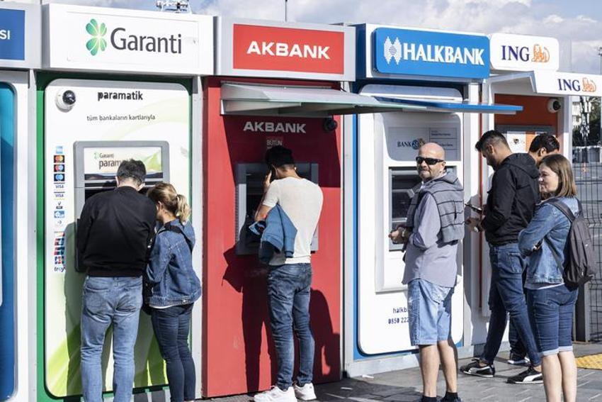 Kredi faiz oranları değişti! Ziraat Bankası, Halkbank, Vakıfbank resmen duyurdu, şu an...