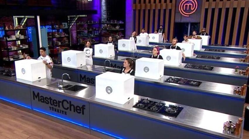 MasterChef'te midye dolma yarışı! Seçtiği kaptana yenildi!