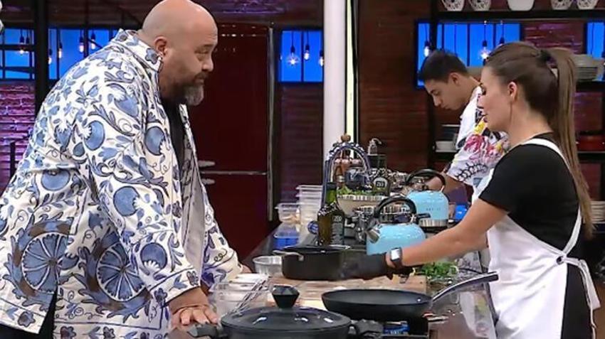 MasterChef'te midye dolma yarışı! Seçtiği kaptana yenildi!