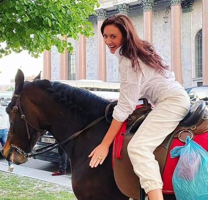 ABD'li gazeteci Hadley Gamble'a Rusya'dan şok suçlama: Kendisini seks objesi olarak...