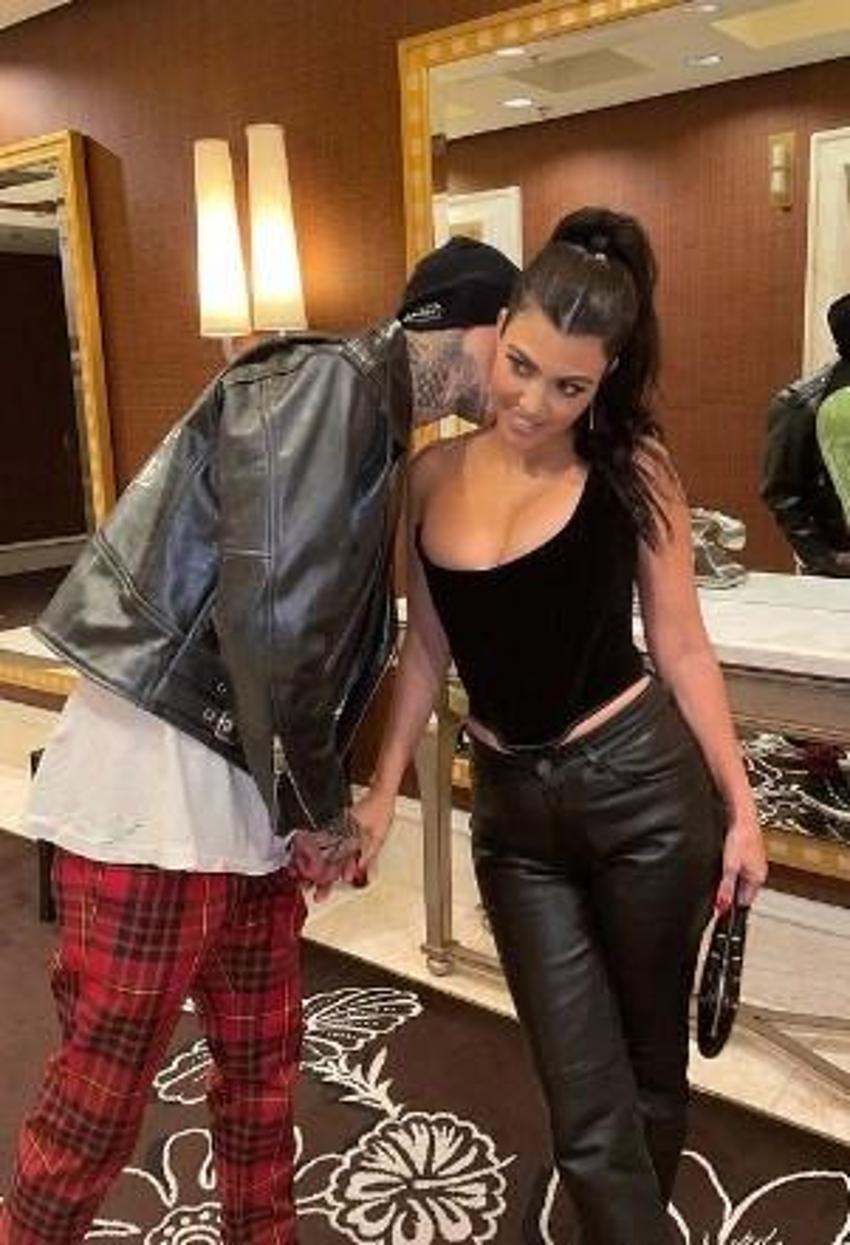 Kourtney Kardashian kumsalda evlilik teklifi aldı!