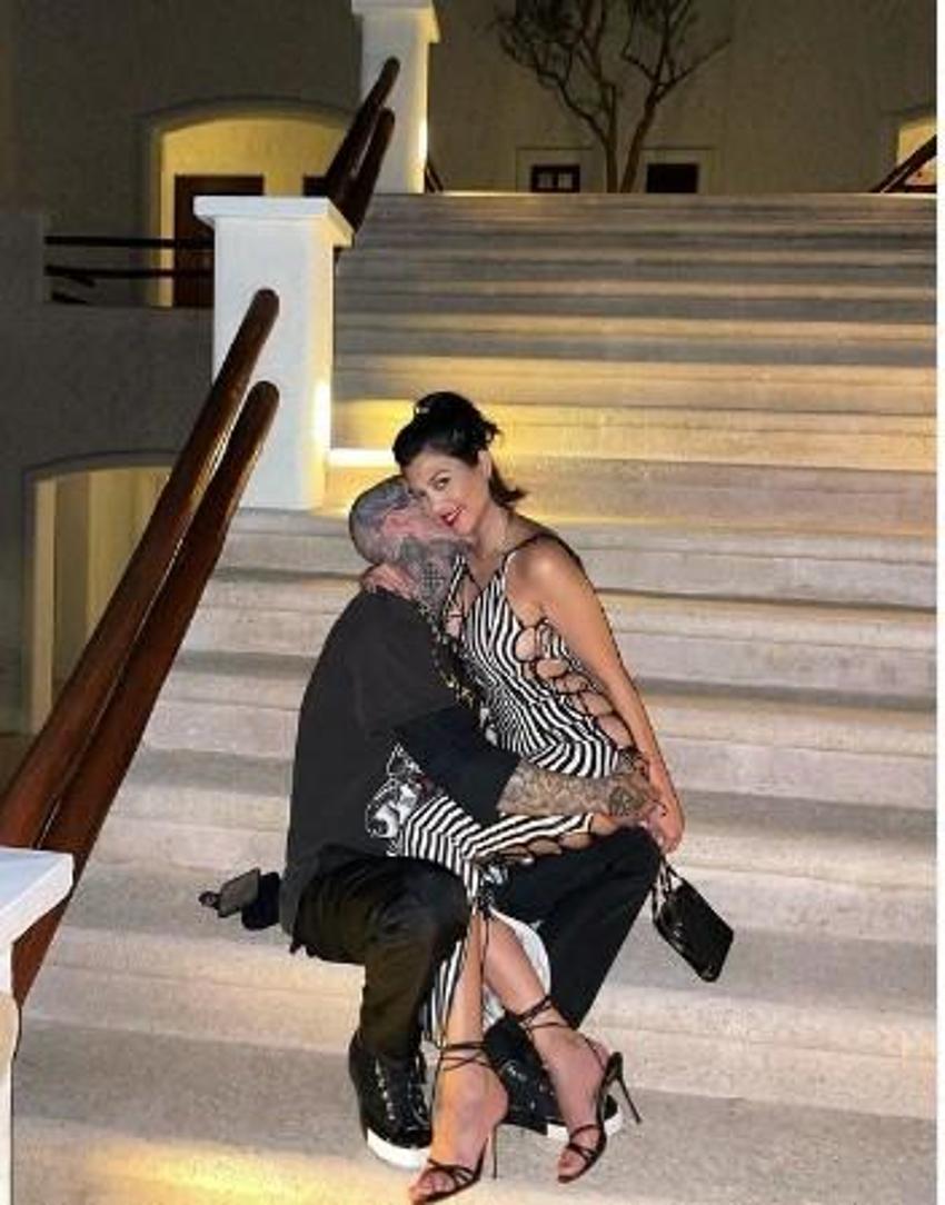Kourtney Kardashian kumsalda evlilik teklifi aldı!