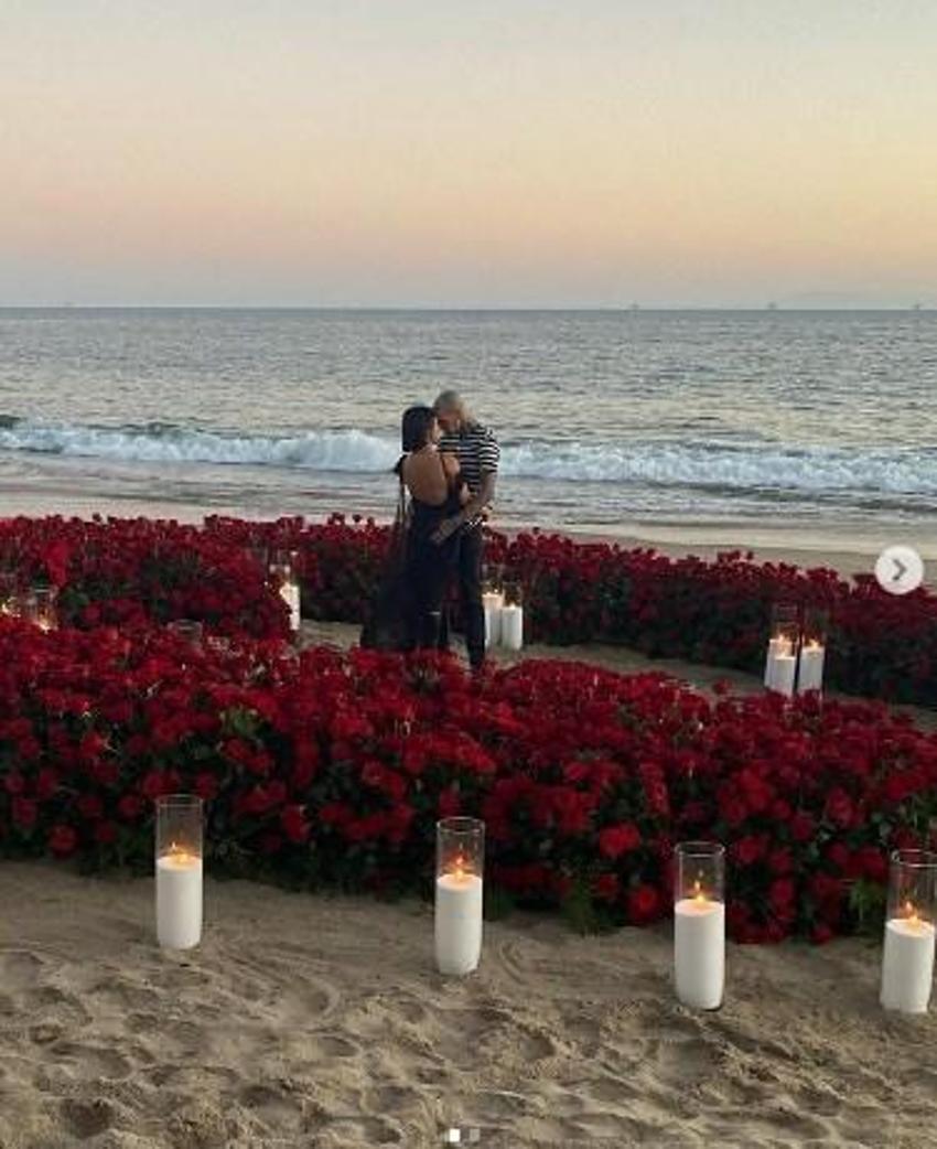 Kourtney Kardashian kumsalda evlilik teklifi aldı!