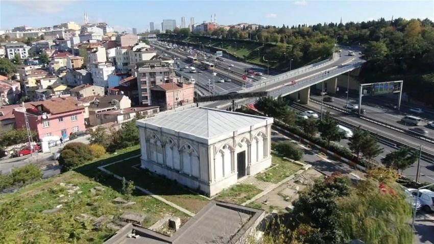 Osmanlı ekonomisine damga vurmuştu! Mezarı harabeye döndü, herkesin gözü önünde