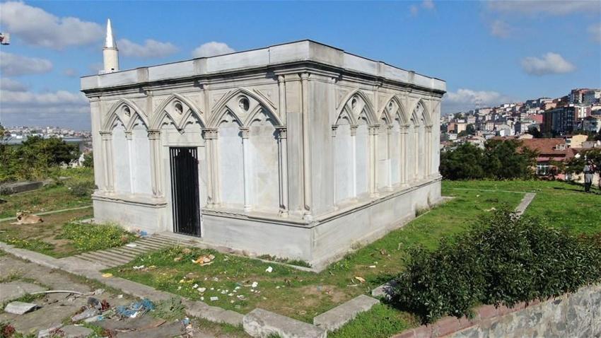 Osmanlı ekonomisine damga vurmuştu! Mezarı harabeye döndü, herkesin gözü önünde