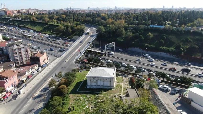 Osmanlı ekonomisine damga vurmuştu! Mezarı harabeye döndü, herkesin gözü önünde