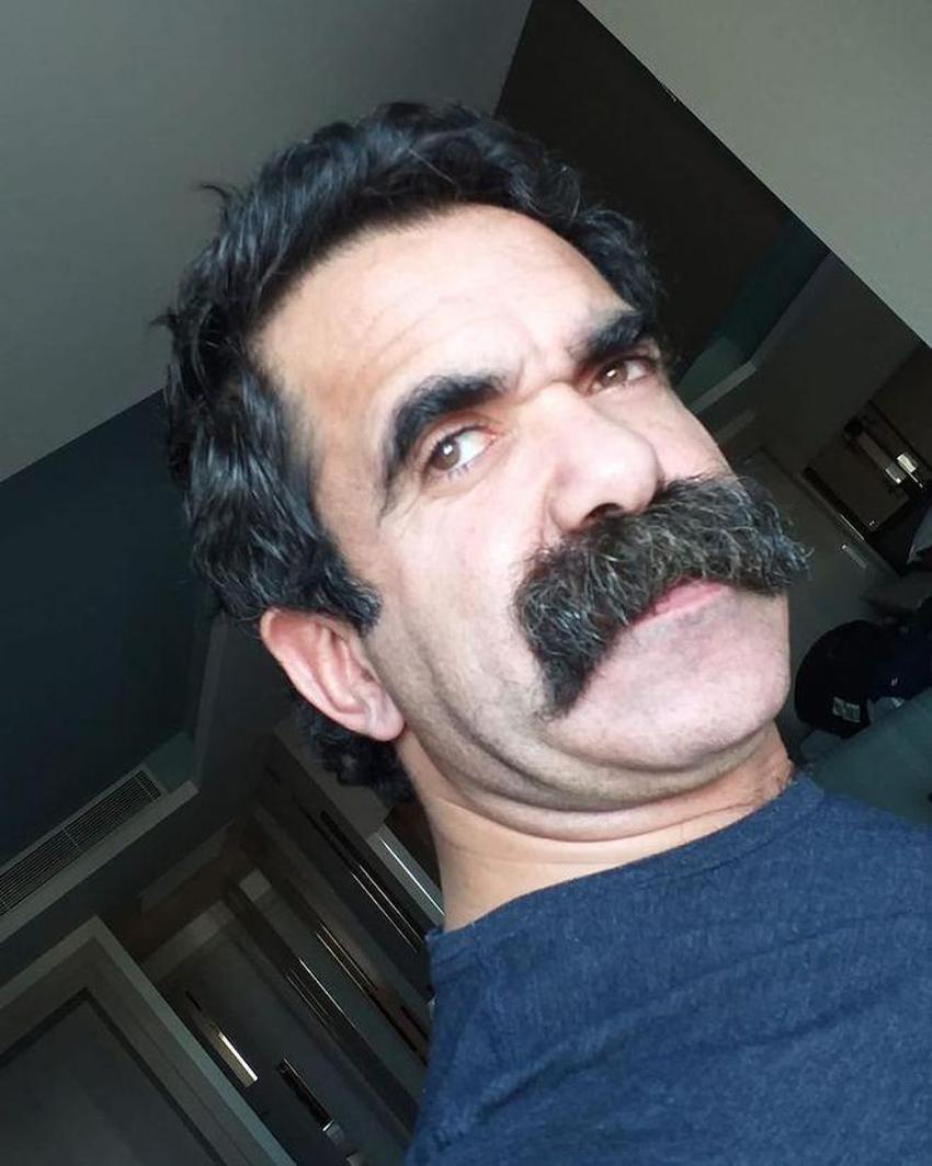 Alparslan Özmol yeni imajıyla dikkat çekti