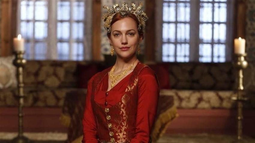 'Muhteşem Yüzyıl'da Meryem Uzerli krizi... Cansu Dere ve Nur Fettahoğlu'ndan cevap