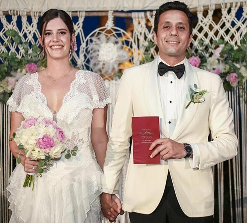 Müjgan Ferhan Şensoy'dan doğumdan aylar sonra kızı ile ilk poz!