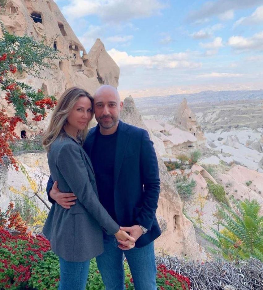 Demet Şener yeni sevgilisi Tolga Arman'la verdiği pozları ilk kez paylaştı!