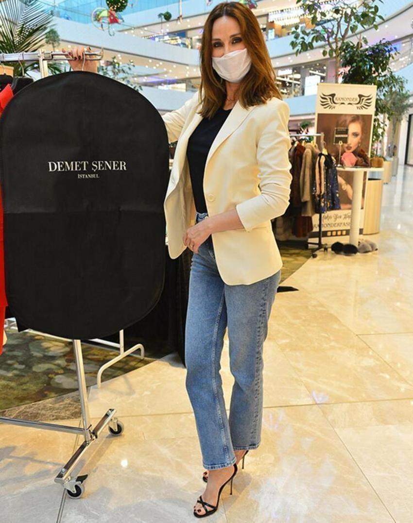 Demet Şener yeni sevgilisi Tolga Arman'la verdiği pozları ilk kez paylaştı!