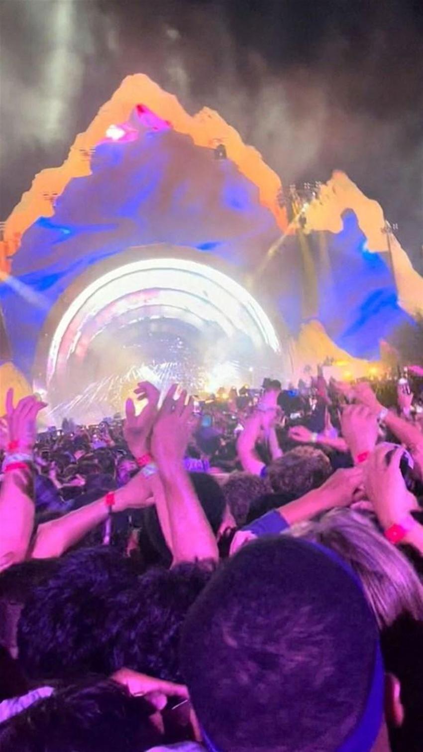 Kylie Jenner ve Kendall Jenner dünyayı şok etti! Travis Scott konserinde cesetlerin arasından maske ve kapüşon takarak...