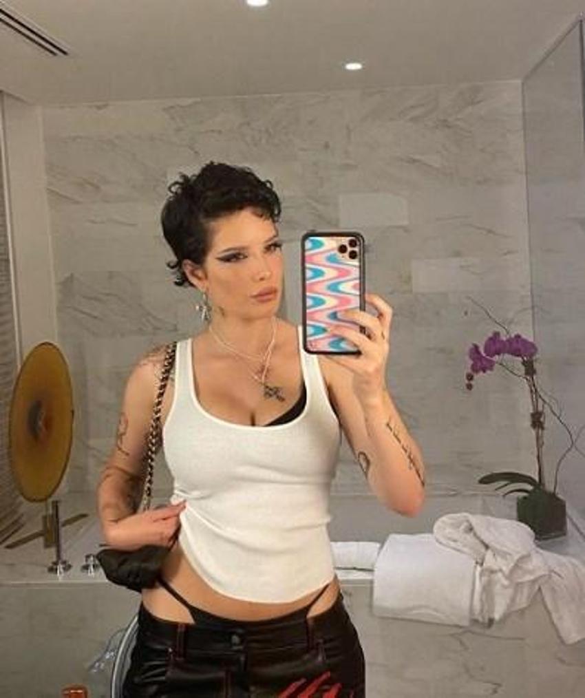 Halsey ikinci kez Türkiye'de! Hayranlarıyla kucaklaştı...