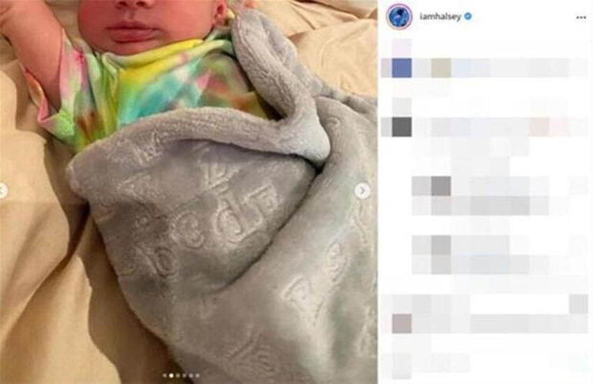 Halsey ikinci kez Türkiye'de! Hayranlarıyla kucaklaştı...