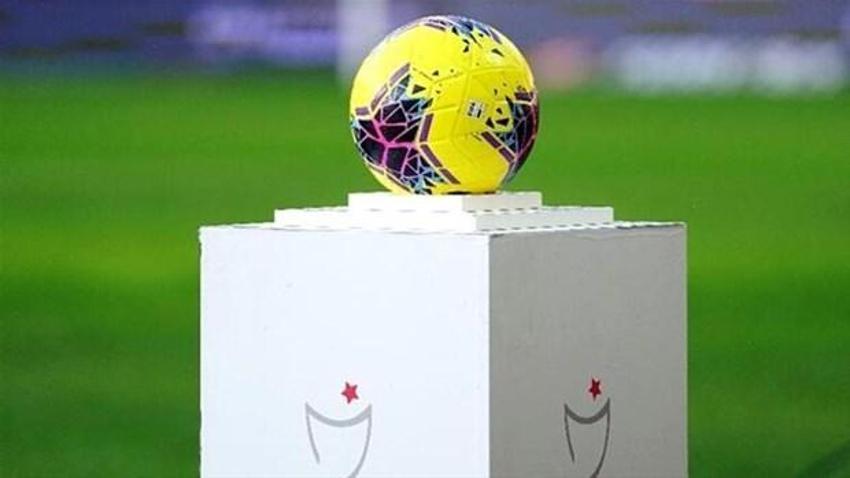 Berisha-Rossi-Serdar Dursun'un peşinden koşarken elindeki forveti göremedi! Anderlecht, PSV, Shaktar yıldız forvetin peşinde!