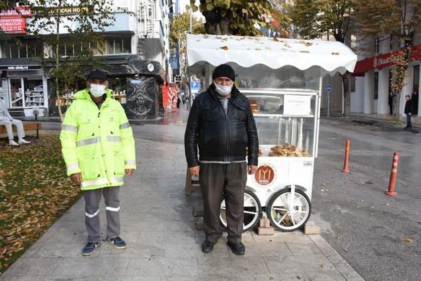 Büyük Önder Atatürk'ü anıyoruz... Saat 9'u 5 geçe hayat durdu!