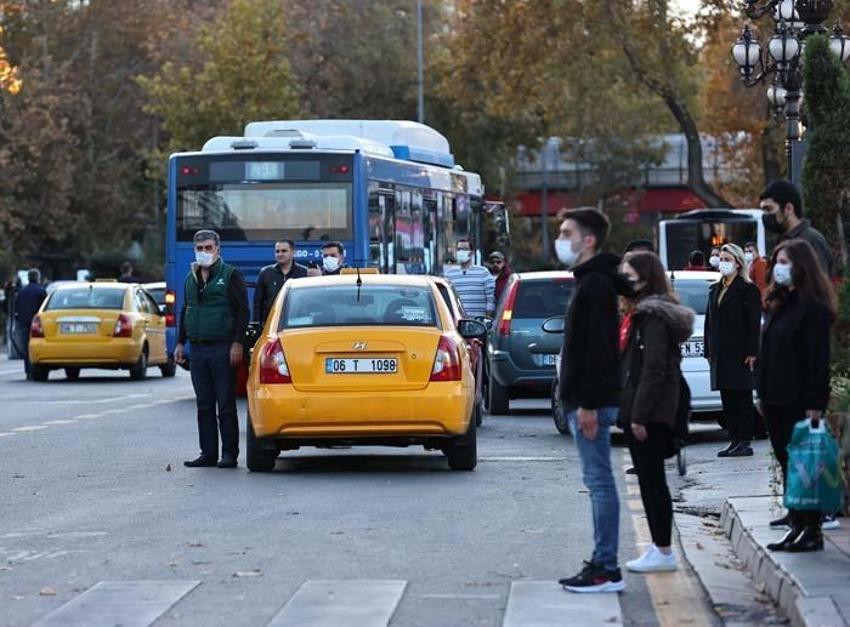 Büyük Önder Atatürk'ü anıyoruz... Saat 9'u 5 geçe hayat durdu!