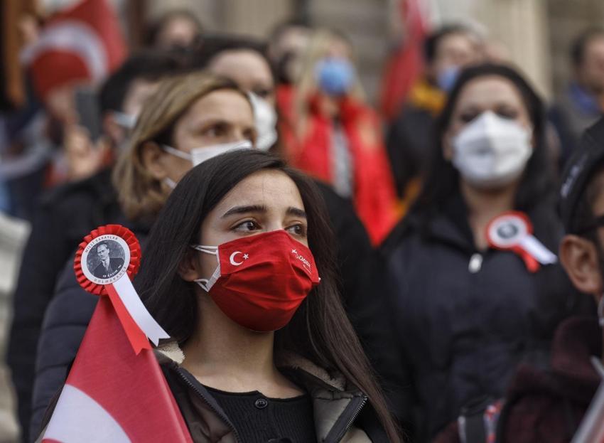 Büyük Önder Atatürk'ü anıyoruz... Saat 9'u 5 geçe hayat durdu!