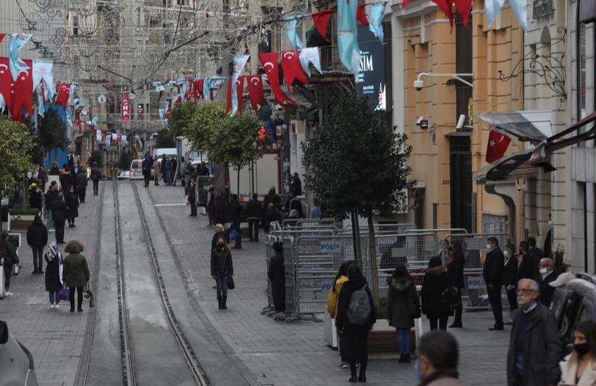 Büyük Önder Atatürk'ü anıyoruz... Saat 9'u 5 geçe hayat durdu!