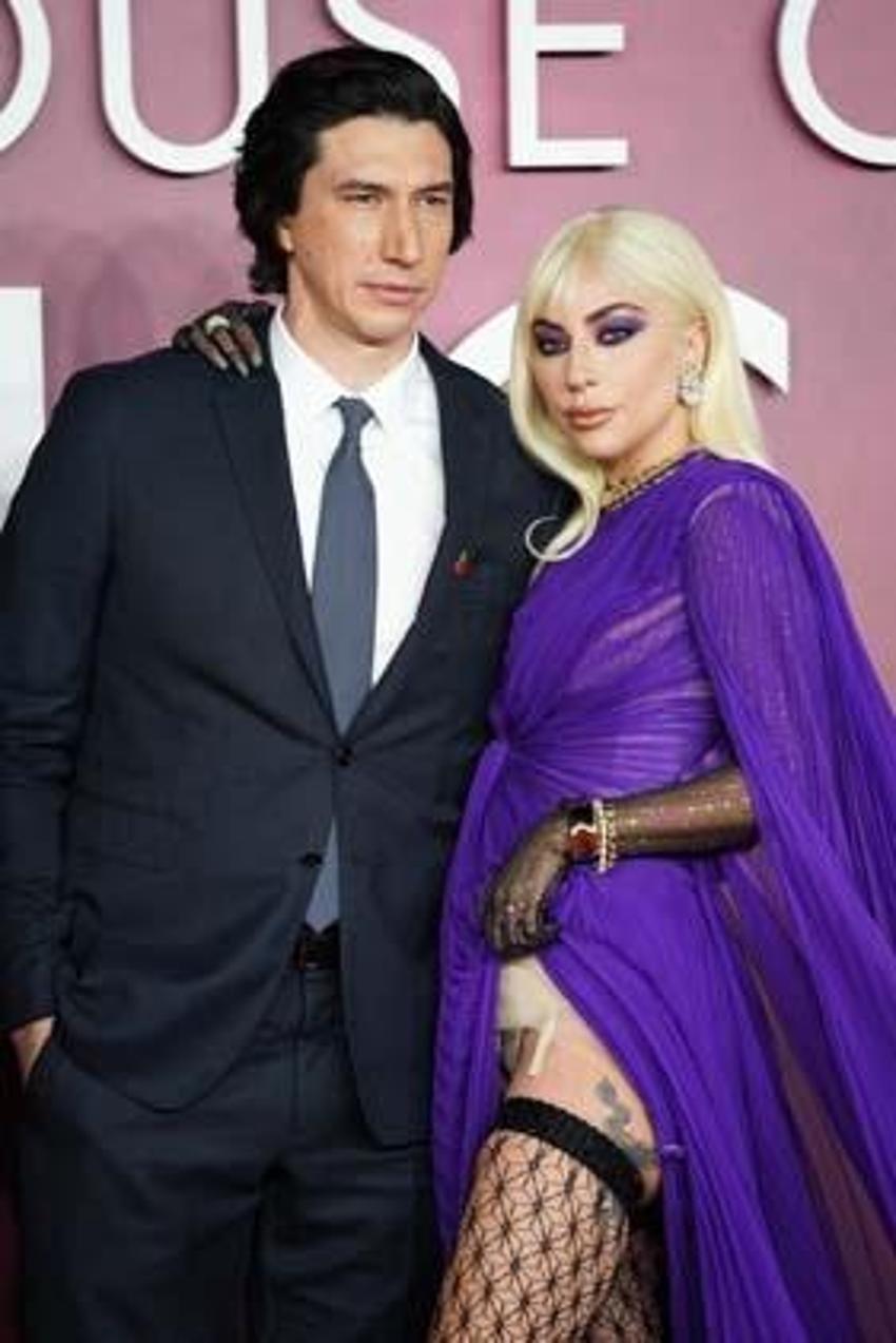 Lady Gaga gala gecesine kıyafetiyle damga vurdu!