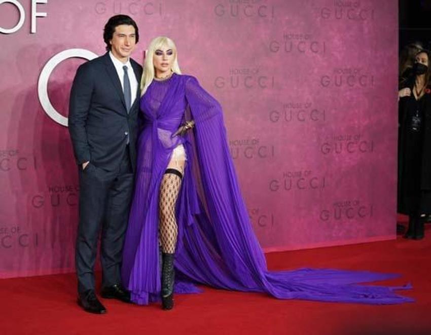 Lady Gaga gala gecesine kıyafetiyle damga vurdu!