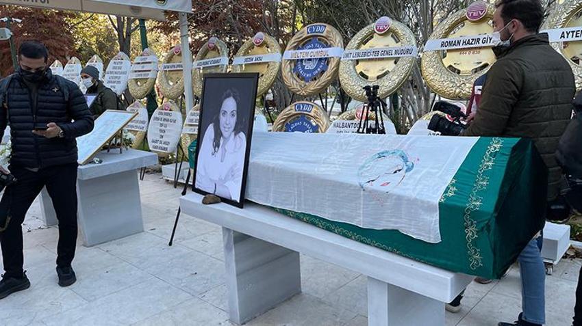 Modacı Bahar Korçan'a veda