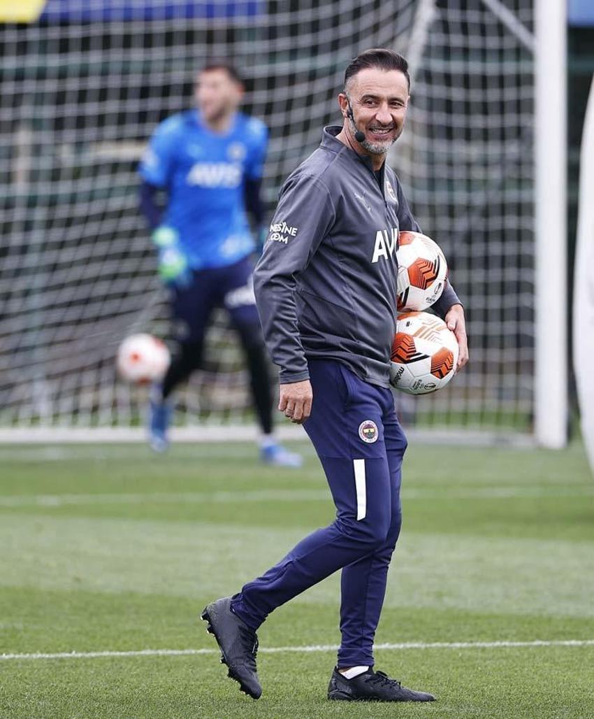 Fenerbahçe’de ikinci Vitor Pereira döneminde tarih tekerrür etti! Mesut Özil, Van Persie ve Nani...