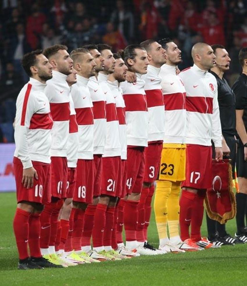 Kuntz'a değil Şenol Güneş'e çattı! Burak Yılmaz, Kerem Aktürkoğlu, Halil Dervişoğlu, Rıdvan Yılmaz şov yaptı, Türkiye 6 attı o 'Çayda boğulduk çayda' dedi!