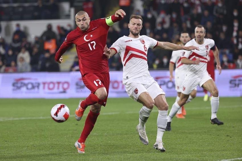 Kuntz'a değil Şenol Güneş'e çattı! Burak Yılmaz, Kerem Aktürkoğlu, Halil Dervişoğlu, Rıdvan Yılmaz şov yaptı, Türkiye 6 attı o 'Çayda boğulduk çayda' dedi!