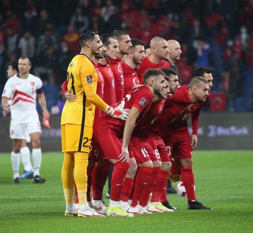Kuntz'a değil Şenol Güneş'e çattı! Burak Yılmaz, Kerem Aktürkoğlu, Halil Dervişoğlu, Rıdvan Yılmaz şov yaptı, Türkiye 6 attı o 'Çayda boğulduk çayda' dedi!