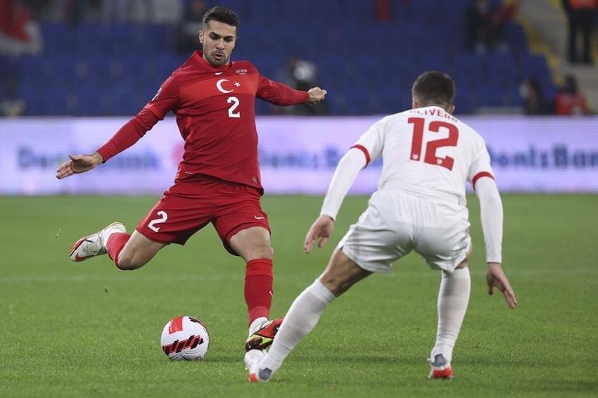 Kuntz'a değil Şenol Güneş'e çattı! Burak Yılmaz, Kerem Aktürkoğlu, Halil Dervişoğlu, Rıdvan Yılmaz şov yaptı, Türkiye 6 attı o 'Çayda boğulduk çayda' dedi!