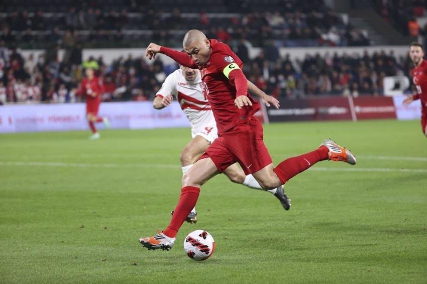 Kuntz'a değil Şenol Güneş'e çattı! Burak Yılmaz, Kerem Aktürkoğlu, Halil Dervişoğlu, Rıdvan Yılmaz şov yaptı, Türkiye 6 attı o 'Çayda boğulduk çayda' dedi!