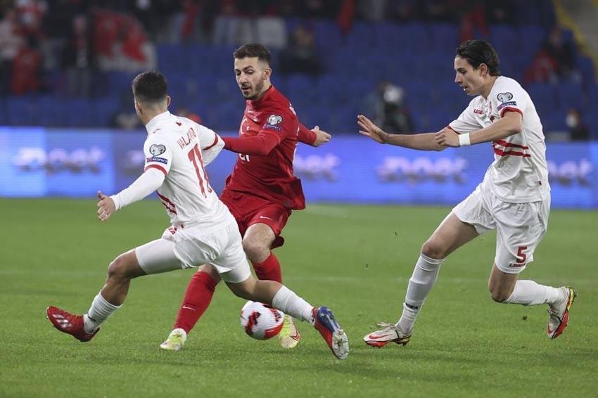 Kuntz'a değil Şenol Güneş'e çattı! Burak Yılmaz, Kerem Aktürkoğlu, Halil Dervişoğlu, Rıdvan Yılmaz şov yaptı, Türkiye 6 attı o 'Çayda boğulduk çayda' dedi!