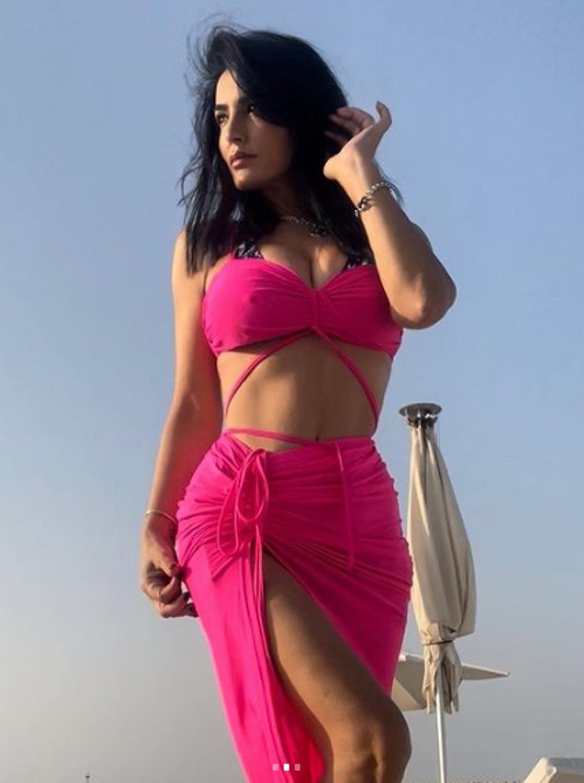 Havva Öztel kızlarıyla Dubai'ye gitti! Kızlarının önüne geçti...