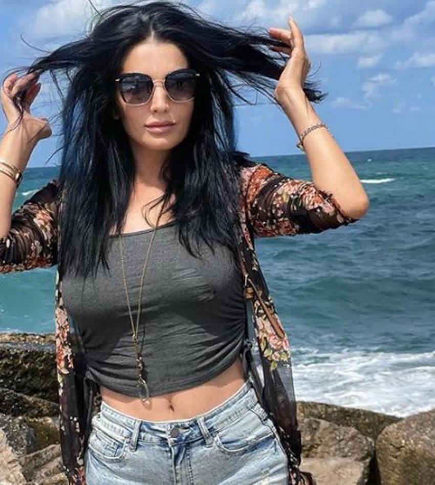 Havva Öztel kızlarıyla Dubai'ye gitti! Kızlarının önüne geçti...