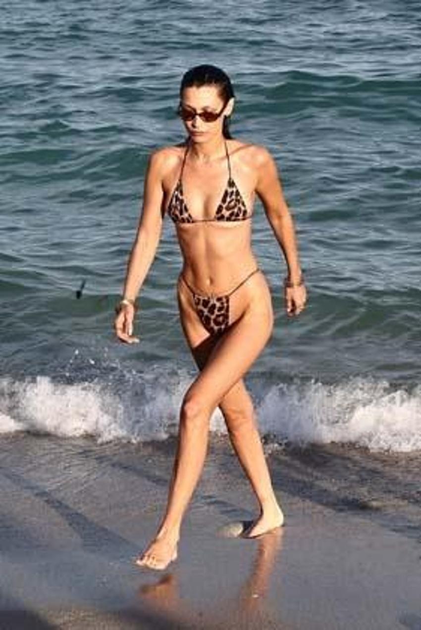 Bella Hadid hayata döndü! Plajda görüntülendi...